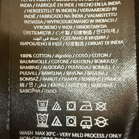 Guess Black Short Sleeve Tee Classic Crew Neck - Picture 3 of 3